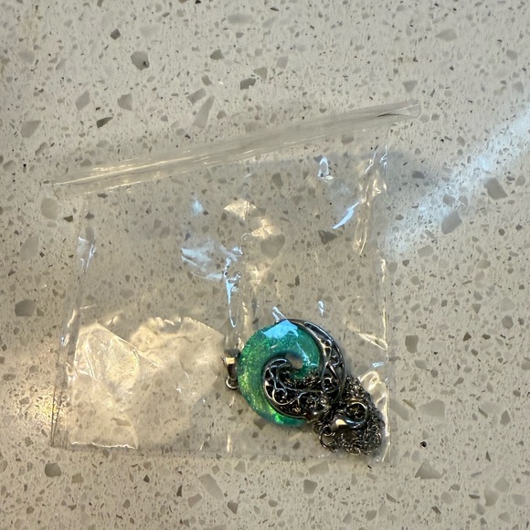 Stylish Hawaiian necklace New! - Picture 5 of 5